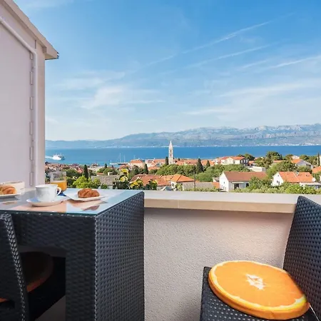 Premium Two-bedroom * Supetar
